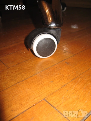 Продавам офис стол BILLUM , снимка 4 - Столове - 53976243