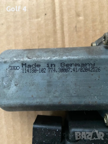 Моторче преден десен ел. стъклоповдигач Audi A3 2врати, снимка 4 - Части - 53573065