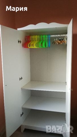 Двукрилен гардероб Ikea с подарък закачалки, снимка 2 - Гардероби - 46264536