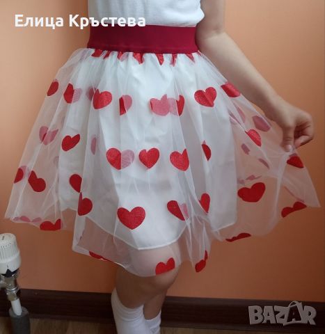 Страхотна бяла поличка на червени сърца с блясък , снимка 2 - Детски рокли и поли - 45703021