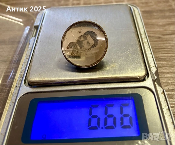 Значка с изображението на Сталин, с винтово закрепване, снимка 4 - Колекции - 51974600