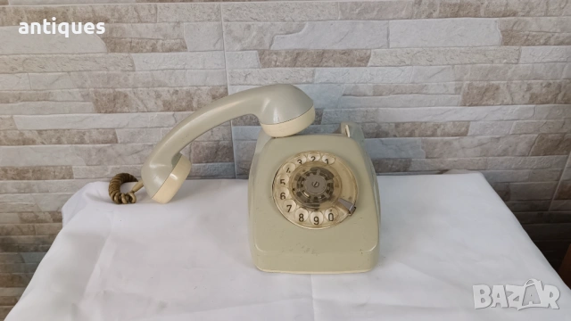 Стар немски телефон със слушалка - Siemens FeTap 611, снимка 4 - Антикварни и старинни предмети - 53346537