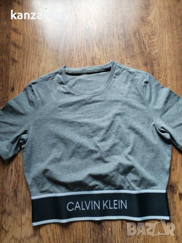 Calvin Klein Performance Women's t-shirt s/s grey - страхотна дамска тениска КАТО НОВА С, снимка 5 - Тениски - 54078361