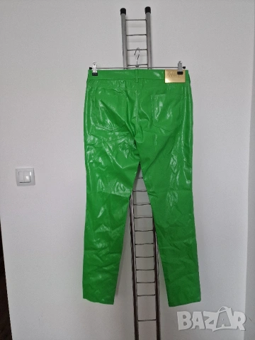 Страхотни дамски панталони VERSACE JEANS COUTURE размер 31 , снимка 7 - Панталони - 53574558