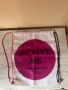 Бяла спортна мешка с цикламен кръг с надпис ACTIVE ME на MASKATEER 🩷, снимка 1