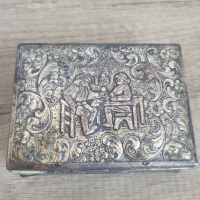 Стара метална кутия за бижута, снимка 7 - Антикварни и старинни предмети - 45035313