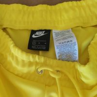 Nike дамски шорти, М размер, но по-скоро Л, затова ги и продавам - големи са ми. Обувани за проба., снимка 2 - Къси панталони и бермуди - 45278901
