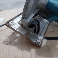 Ръчен циркуляр - Makita 110 V / 1300 W, снимка 3 - Други инструменти - 45782717