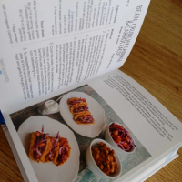 английска готварска книга със 150 безглутенови рецепти, снимка 5 - Енциклопедии, справочници - 45021637