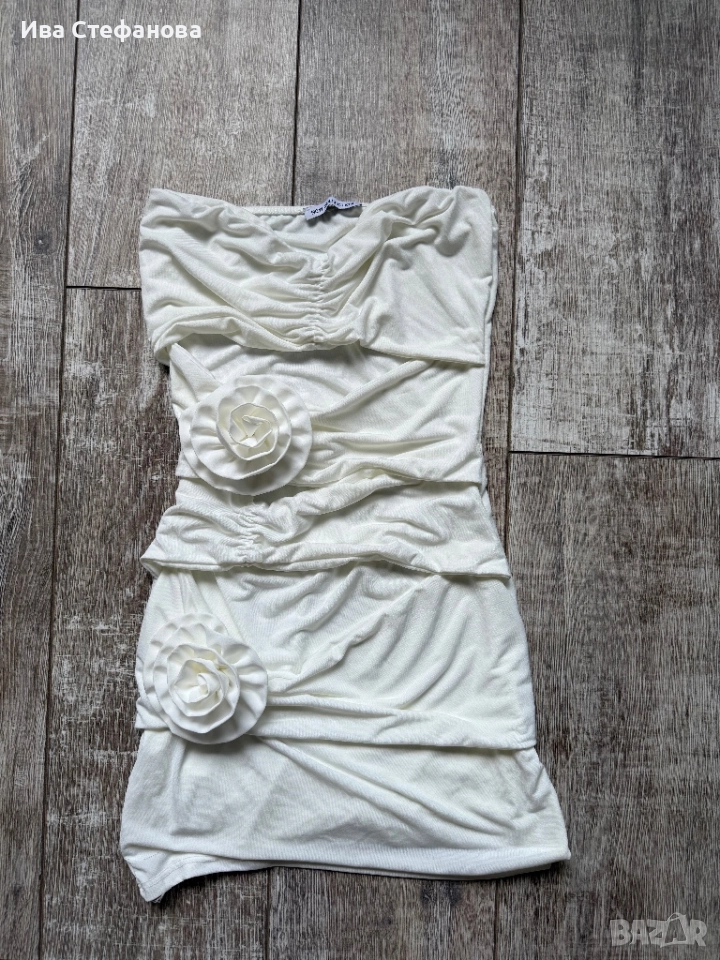 Нова къса бяла еластична парти коктейлна официална рокля 3Д 5D рози цветя , снимка 1
