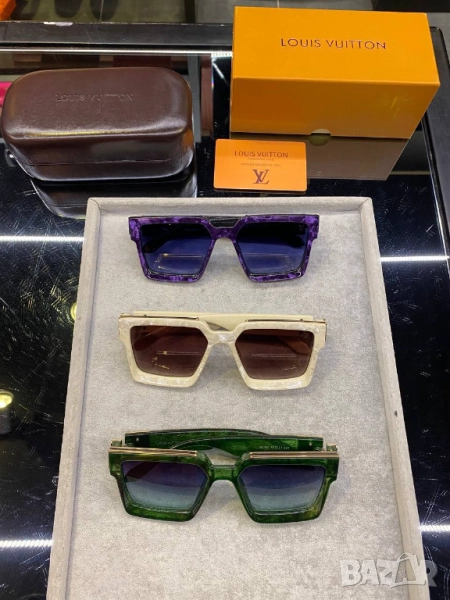 очила с черен обикновен калъф и ув защита miu miu louis vuitton, снимка 1