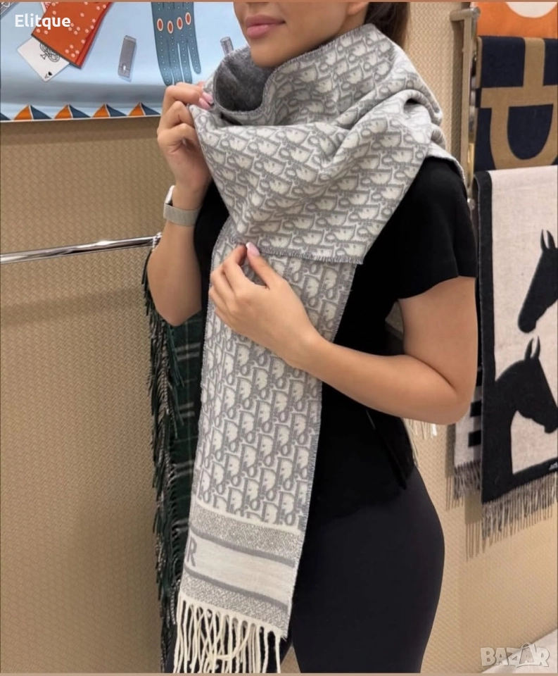 шал Christian Dior , снимка 1