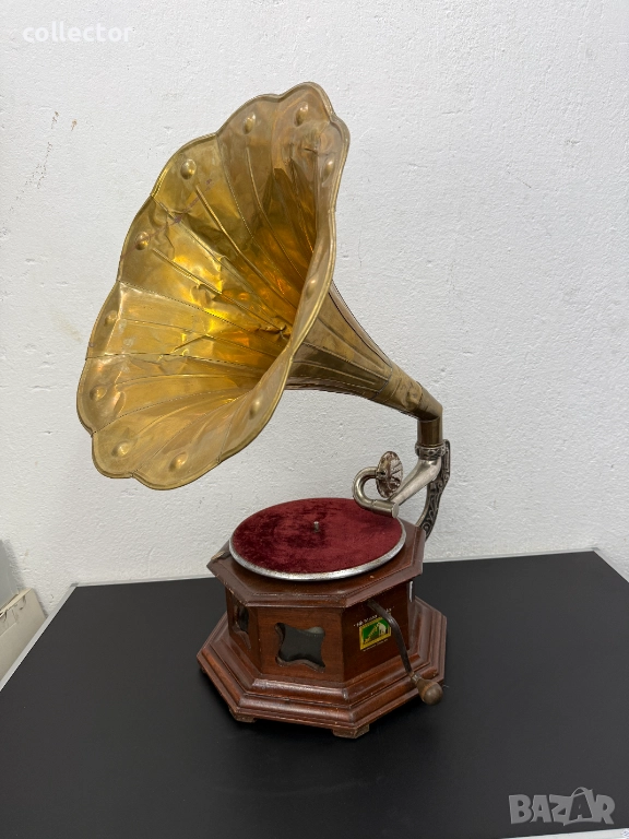 Стар грамофон с фуния  "His Master's Voice". №7771, снимка 1