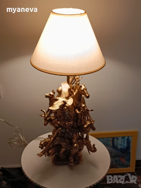 Авторска лампа ​"Единство" , символ на хармонията между човека и животните. , снимка 1
