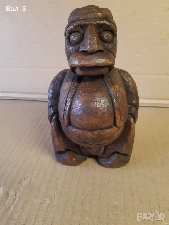 Стара дърворезба , българин с народна носия , снимка 1