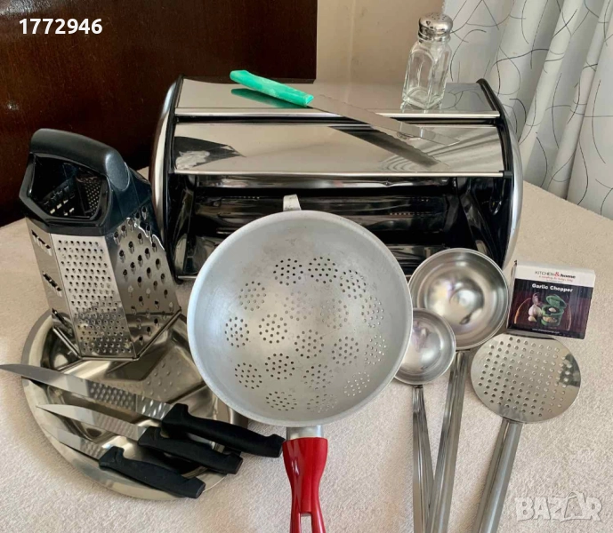 Гевгир; кутия за хляб; черпак, решетъчна, преса за чесън;ренде, плато, ножове - метални лот, снимка 1