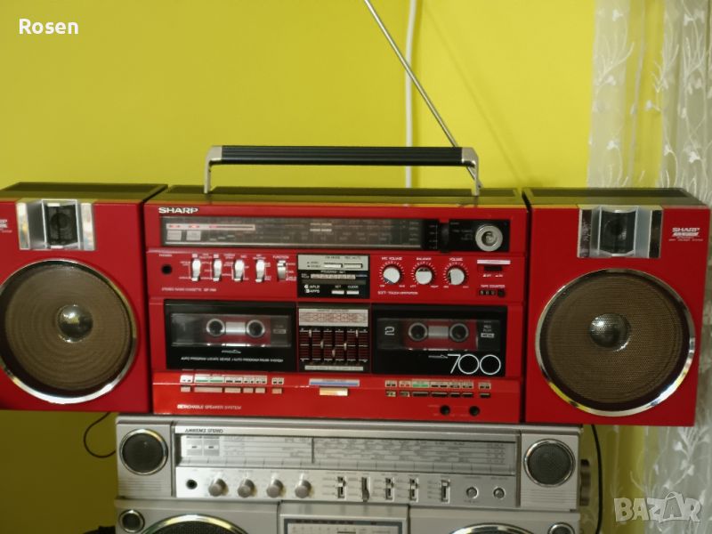 Продавам радиокасетофон boombox Sharp gf 700 Japan red , снимка 1