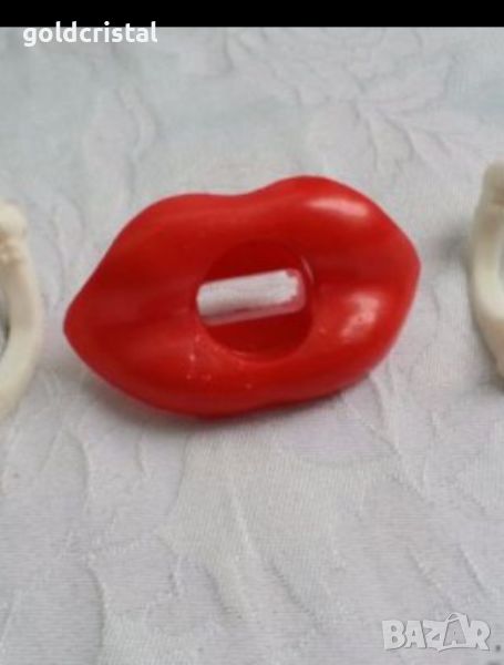 играчки устни пластмаса 90те год, снимка 1