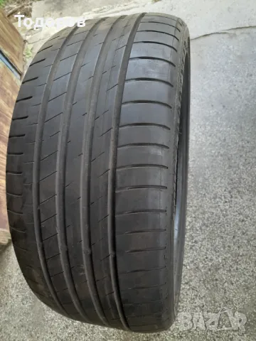 Продава една гума 225 45 18 цола, снимка 2 - Гуми и джанти - 50220991