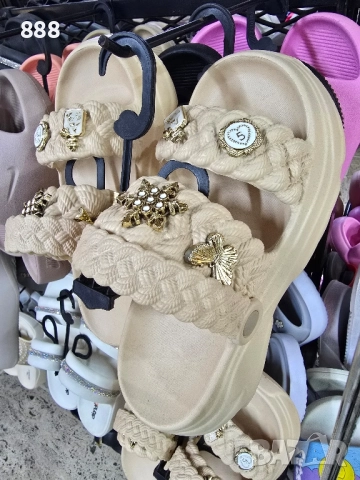 дамски чехли , снимка 4 - Чехли - 43307660