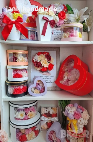 Рамки с рози, цветя пластичен сапун, кутии