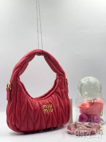 чанти Miu Miu , снимка 11 - Чанти - 49163794