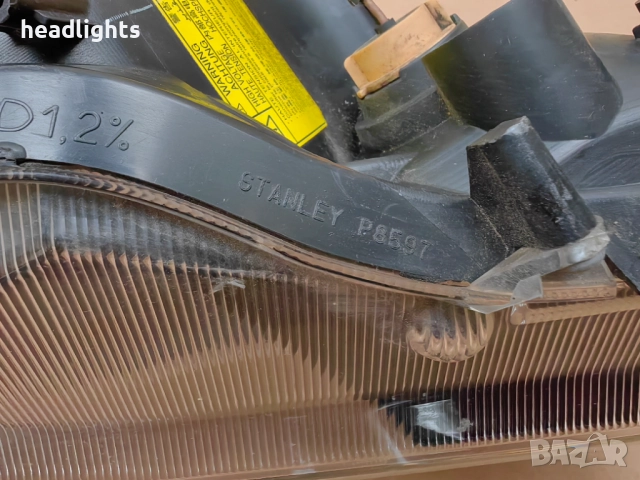 Десен фар за Mitsubishi Outlander 2 Xenon Facelift, снимка 11 - Части - 52971047