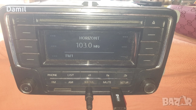 Фолксваген радио  VW RCN210 с включен адаптор, снимка 1