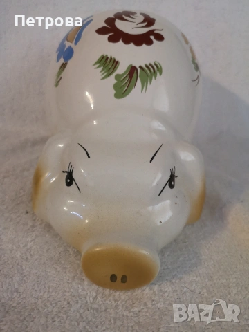 порцеланова касичка-прасе. 