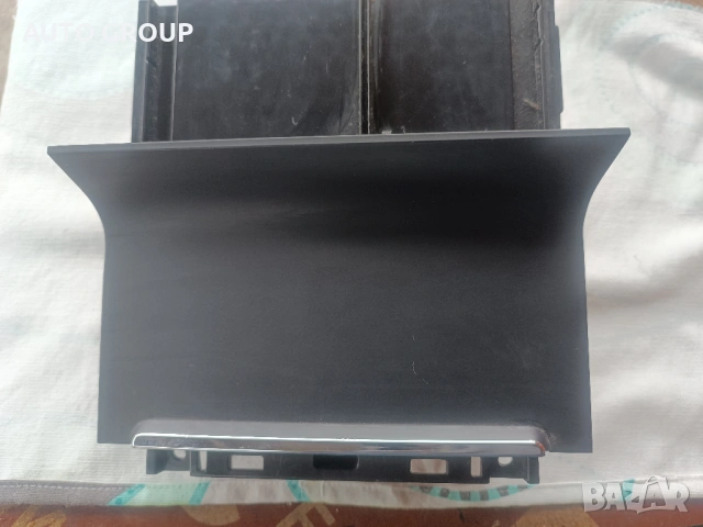 Пепелник панел, конзола Шкода Суперб / Skoda Superb 3T0857962B