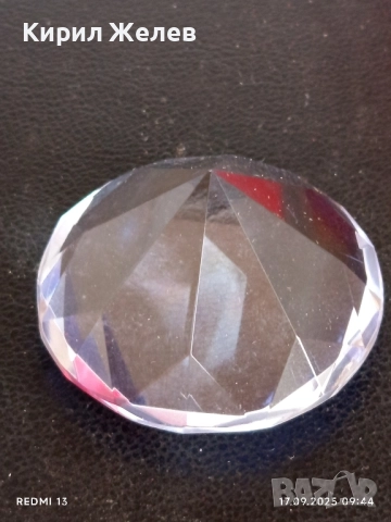 Преспасие от кристално стъкло с форма на диамант много красиво 48994