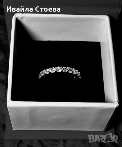 Дамски пръстен от неръждаема стомана с камъни😍