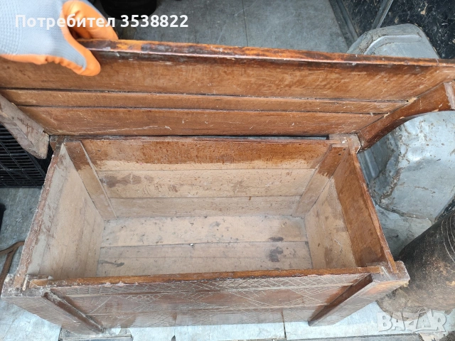Стара ракла с дърворезба , снимка 2 - Антикварни и старинни предмети - 54225397