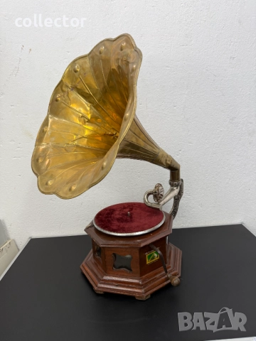 Стар грамофон с фуния  "His Master's Voice". №7771