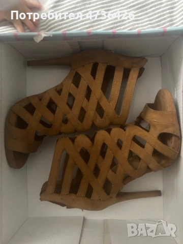 Обувки на ток, снимка 2 - Дамски обувки на ток - 53686414