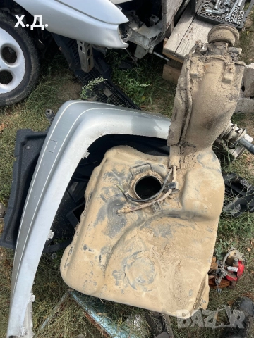 Резервоар Голф 3 1.8 90кс, снимка 2 - Части - 51749787