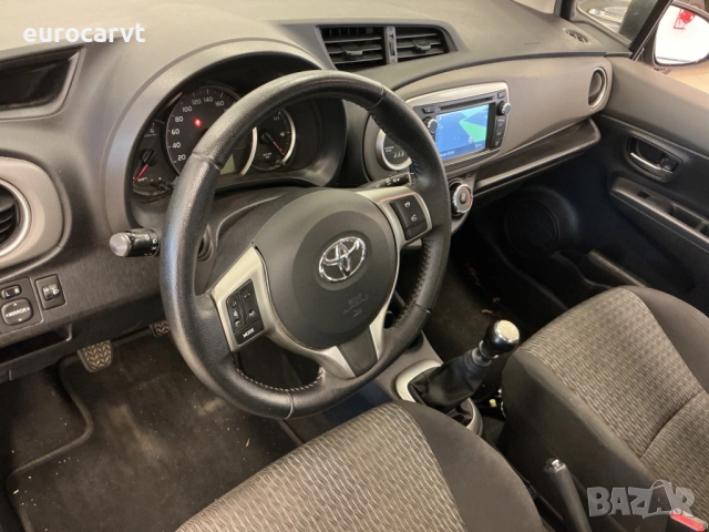 Toyota Yaris 1.4 D-4D Active, снимка 7 - Автомобили и джипове - 51693376