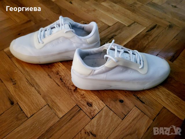 Спортни обувки- Guess, снимка 2 - Дамски ежедневни обувки - 46714655