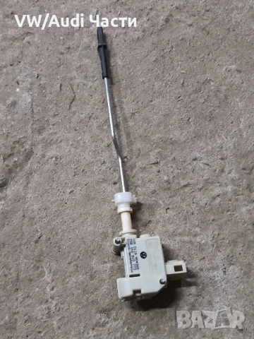 Моторче машинка резервоар за Голф 5 Пасат Джета Туран VW Golf 5 Passat Touran Jetta Caddy 1K6810773