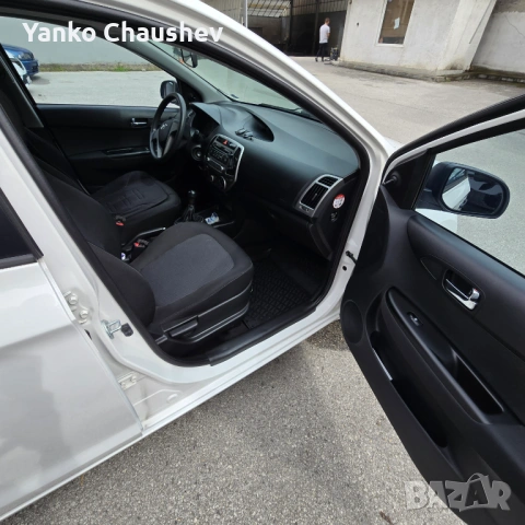 Hyundai I20 1.2 бензин 08.2014 г. с нови гуми, снимка 11 - Автомобили и джипове - 53229781