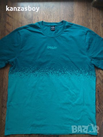 oakley - страхотна мъжка тениска КАТО НОВА 2ХЛ , снимка 6 - Тениски - 45512861