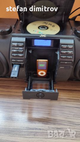 JVC Boomblaster RV NB52 с радио + CD + USB + докинг станция за iPod

, снимка 9 - Аудиосистеми - 45582669