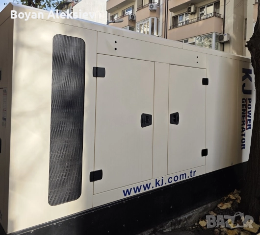 Дизелов трифазен генератор, стационарен, 75kVA,  с компютърно управление, на 62 работни часа, снимка 4 - Генератори - 52584993