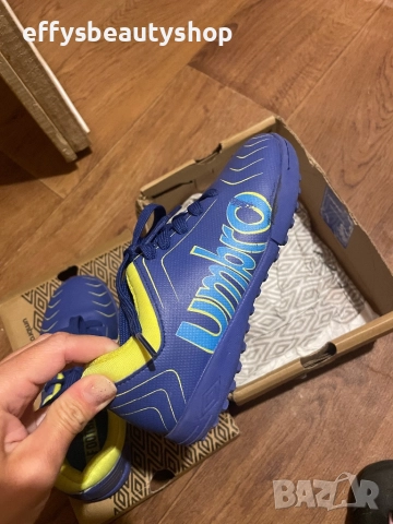 Футболни стоножки Umbro, снимка 3 - Футбол - 51736884