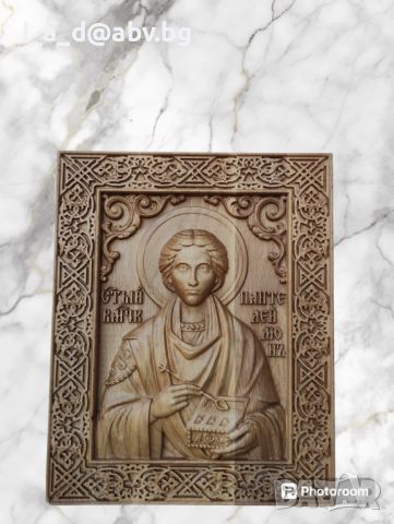 Дърворезбована икона на Св. Пантелеймон, снимка 1 - Дърводелски услуги - 46405639