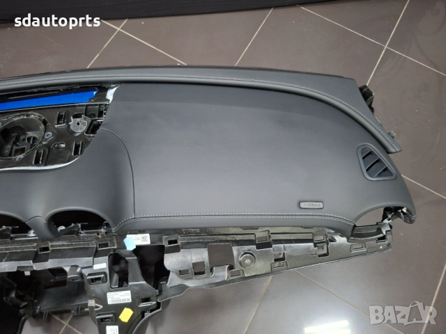 Ново Кожено Табло с Сив шев Mercedes W206 AMG без HUD, снимка 7 - Части - 53896791