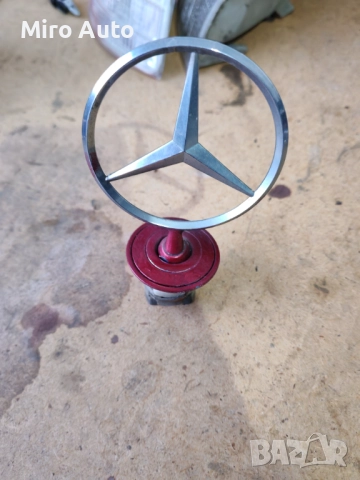 Емблема от Мерцедес W202
