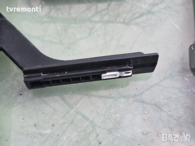 оригинална стойка крачета телевизор Samsung модел QE50Q60A, снимка 2 - Стойки, 3D очила, аксесоари - 53915254