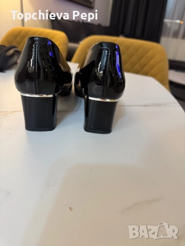 Черни обувки естествен лак, снимка 2 - Дамски елегантни обувки - 51659151