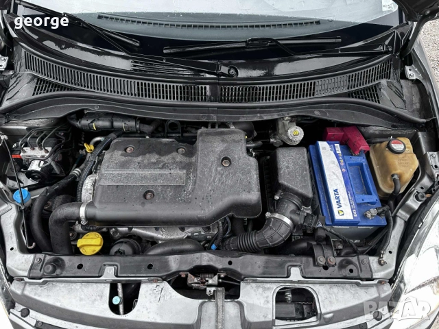 Suzuki Swift 1.3 DDIS Дизел Клима 2006 г, снимка 11 - Автомобили и джипове - 51919893